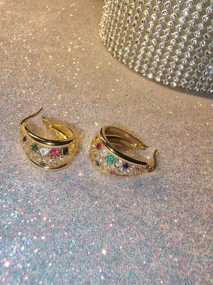 Magnifique boucles d’oreilles incrustées de cristaux - photo numéro 5