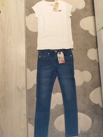 Ensemble levis fille