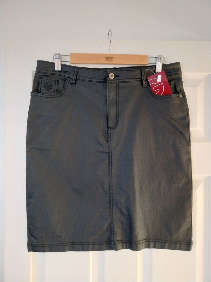 Jupe enduite neuve marque GEMO taille 44
