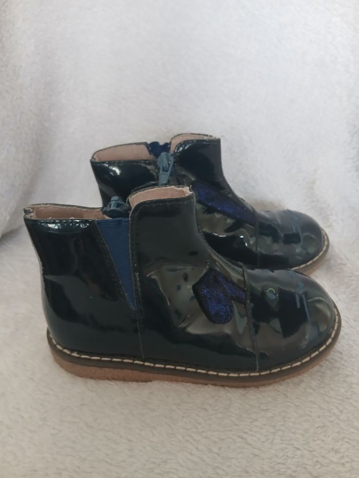 Jolies bottines vernies bleu pointure 25