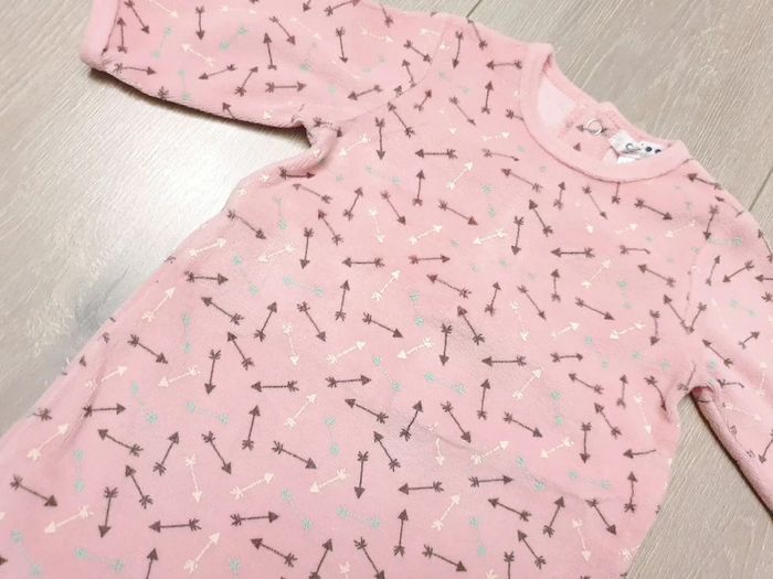 Pyjama en velour rose. Fille 3 mois. Marque Cocoon - photo numéro 2