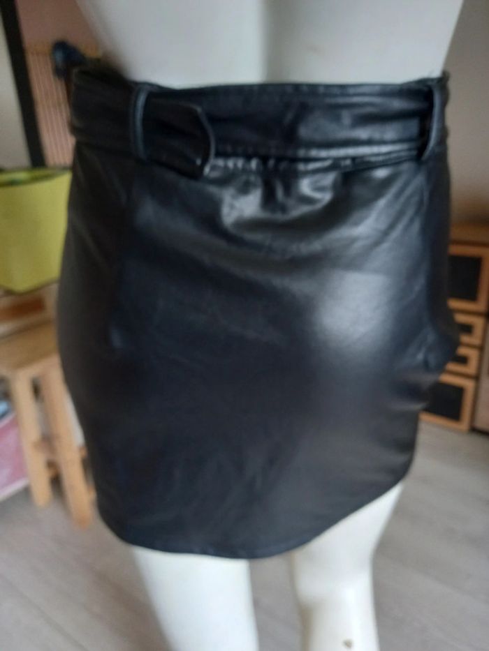 Minie jupe style simili taille M - photo numéro 4