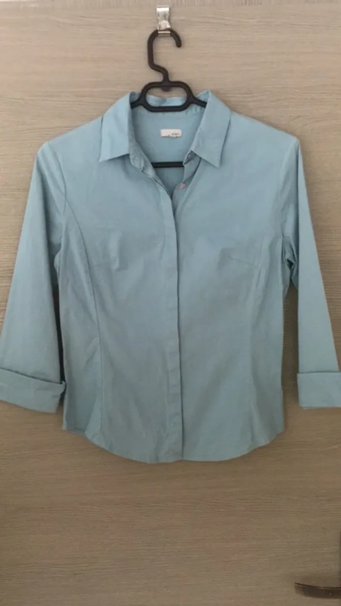 Chemisier bleu clair