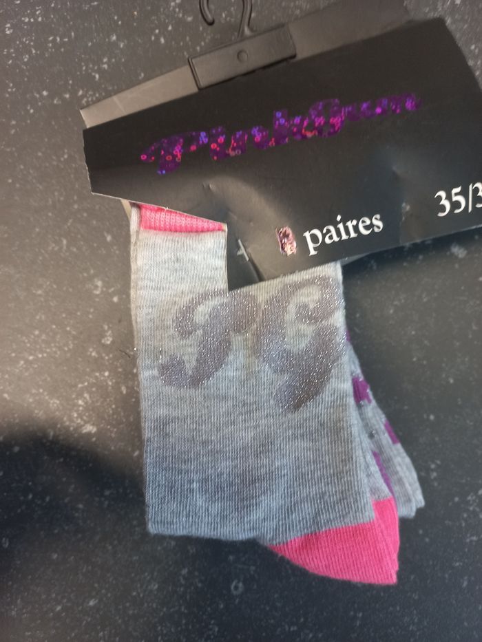 4 paires de chaussettes neuves 35/37