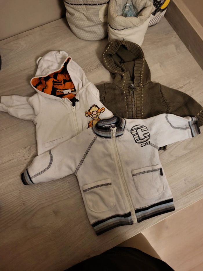 Pull capuche 3 mois 62cm