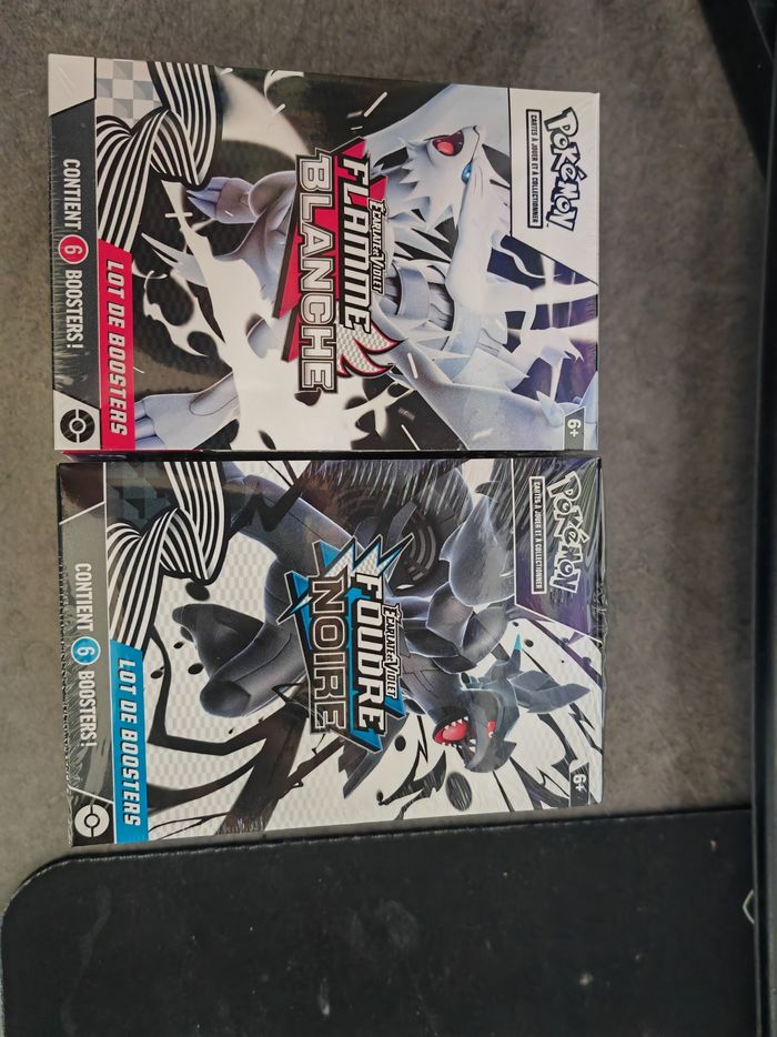 Bundle pokemon ev 10.5 foudre noire flamme blanche neuf sceller