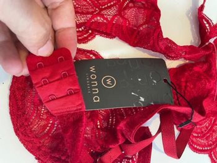 Ensemble en dentelle rouge 75B/M - photo numéro 5