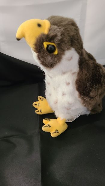 Faucon en peluche en forme de faucon
