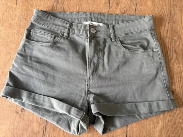 Short fille kaki 14 ans