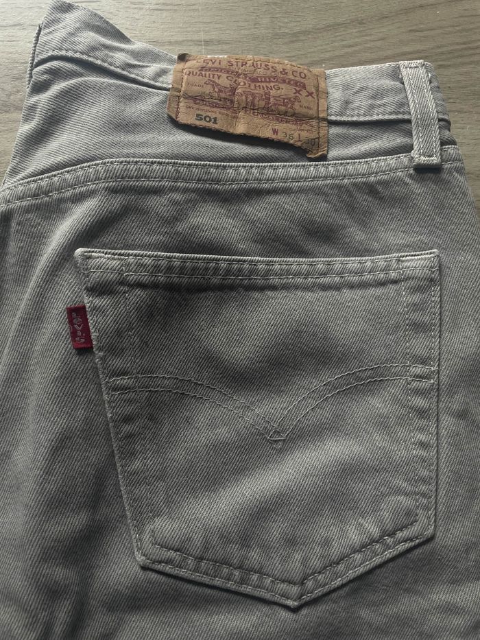 Jean Levi’s 501 gris femme – Taille 36/30 (46FR) - photo numéro 2
