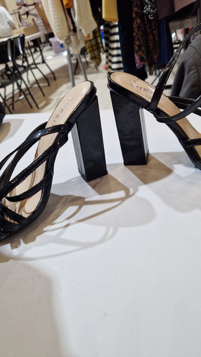 Chaussure d'été à talon - photo numéro 3