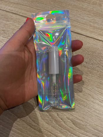 Mascara transparent neuf dans l’emballage d’origine