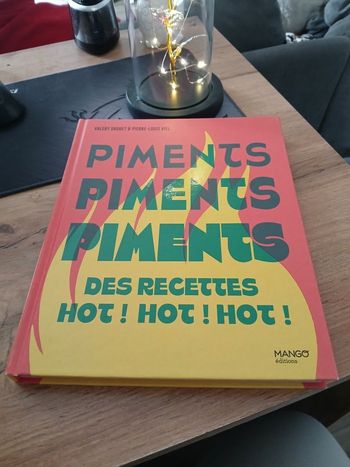 LIVRE PIMENTS PIMENTS PIMENTS DE VALERY DROUET 