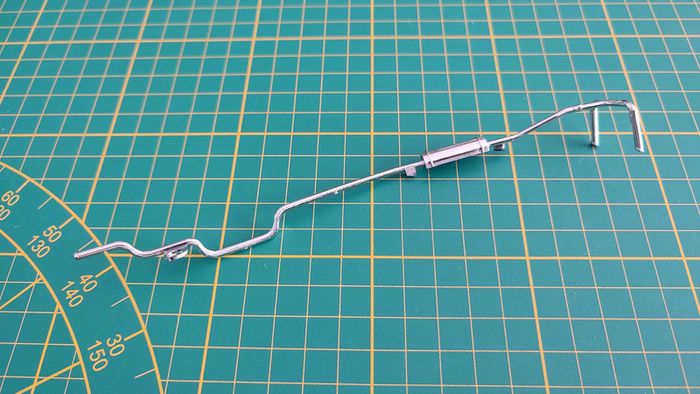 Ligne échappement pièce miniature Solido Ford V8 1936 citerne California oïl 1/19 1/19e 1/19ème #C65 - photo numéro 2