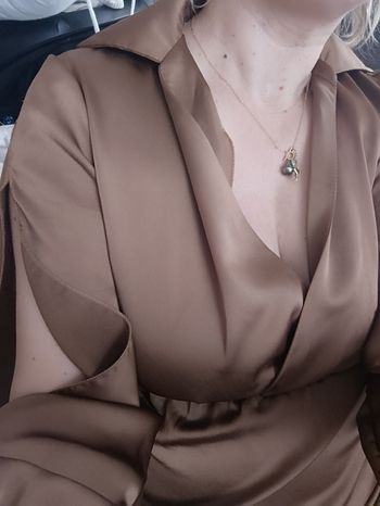 Robe en Satin Brun - Élégance et sophistication