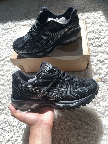 Asics Gel-Kayano 14 Taille  40