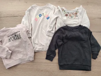 Lot pulls et robe pull 4 ans