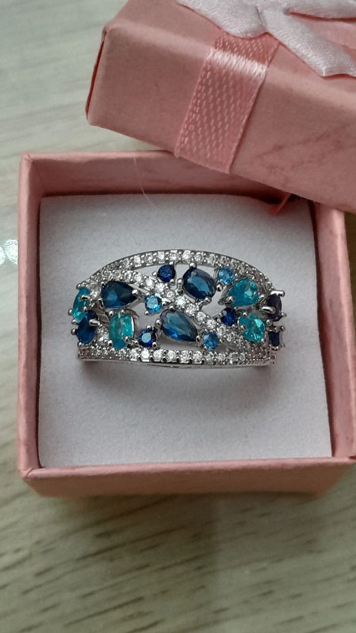 Bague incrustée de brillants bleus et bleus marine, taille 60 - photo numéro 2