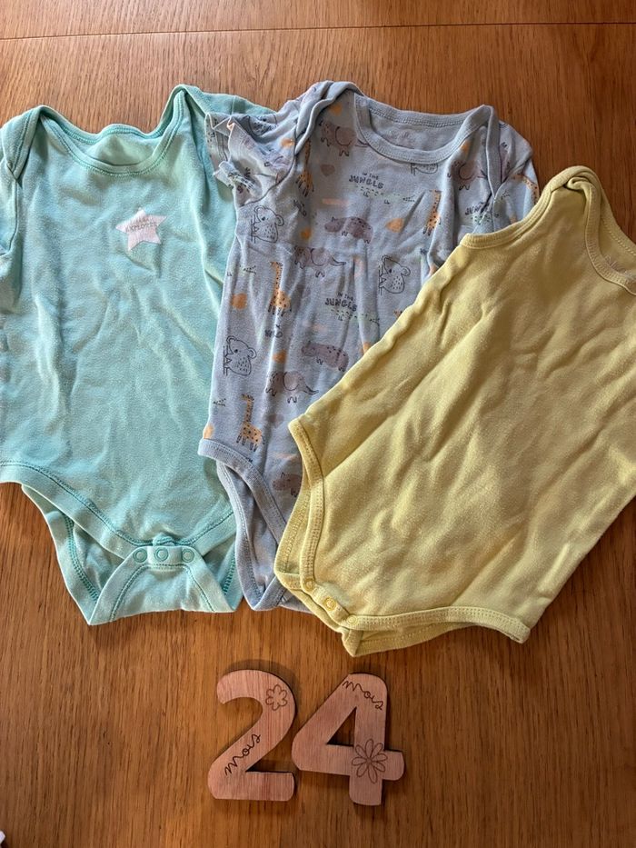 Lot 9 bodies manches courtes - photo numéro 4