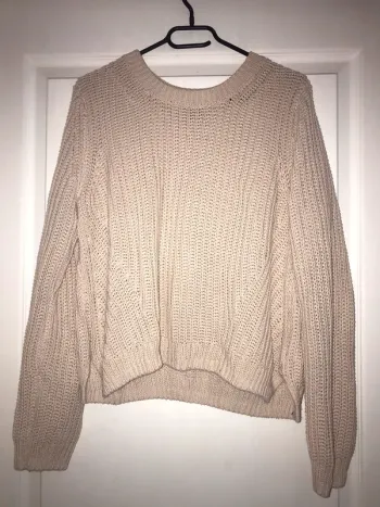 Pull rose pâle
