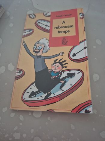 Livre à rebrousse temps