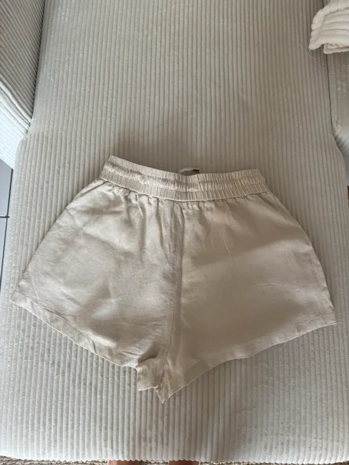 Short en lin Zara beige - photo numéro 3