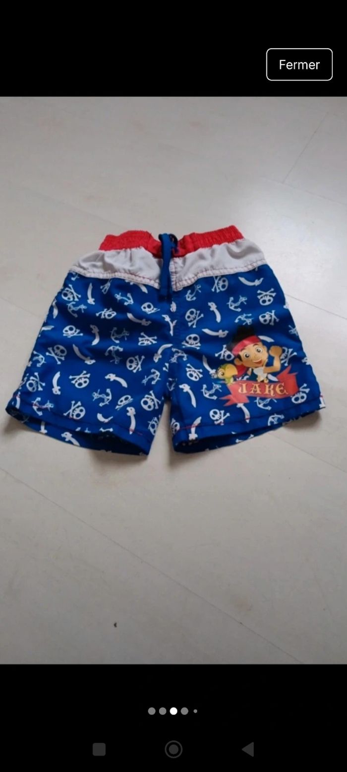 Short De Bain garçon taille 4 ans en très bon état marque Disney Store - photo numéro 3