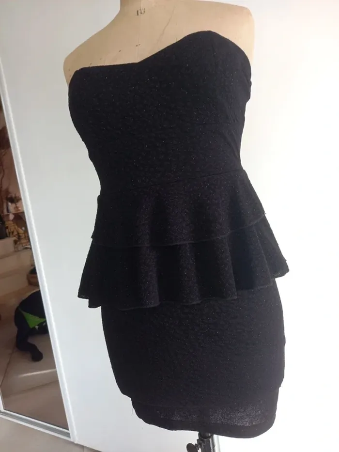 Robe bustier noire à paillettes - photo numéro 2