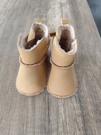 Bottes style ugg 3/6 mois 🤟