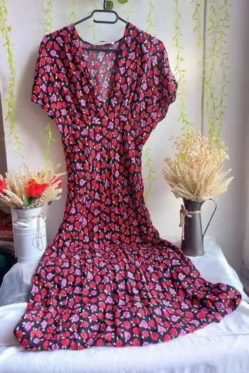 Robe longue Zara – M – Noir motifs floraux rouges et roses – État : Excellent