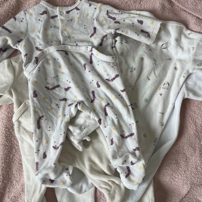 Lot de pyjamas 1 mois - photo numéro 3