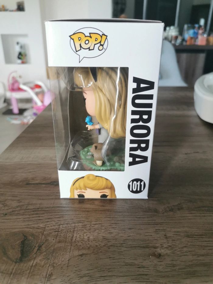 Funko pop disney princess 1011 aurore la belle au bois dormant - photo numéro 3