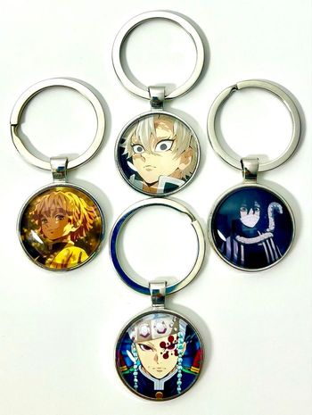 Lot de 4 portes clés métal « démon slayer » neuf 