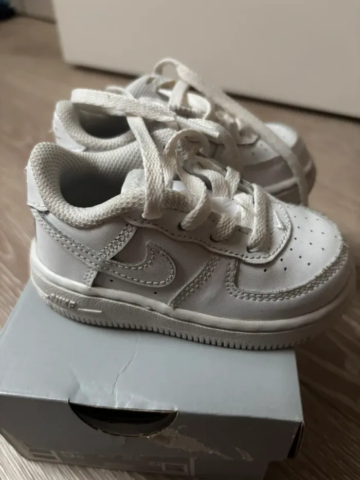 Nike force 1 bébé taille 21 - photo numéro 12
