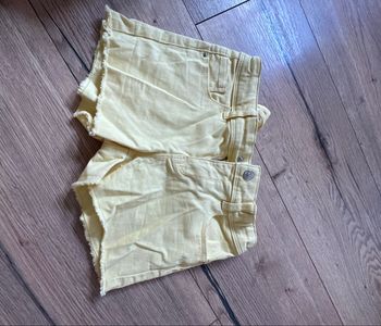 Short fille