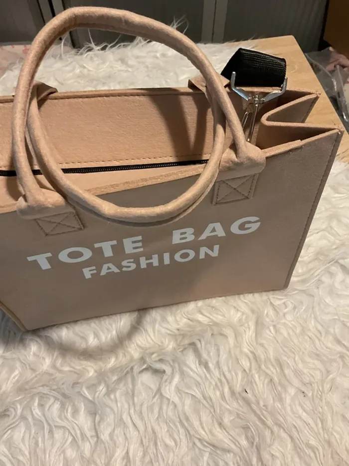 Sac fourre tout « tote bag fashion » neuf - photo numéro 3