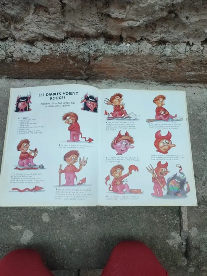 Livre le déguisement de kitou scrogneugneu - photo numéro 15