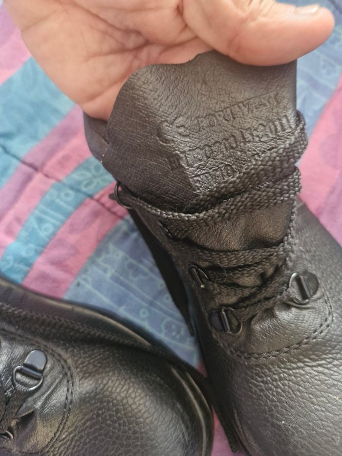 Chaussures de sécurité en parfait état - photo numéro 5