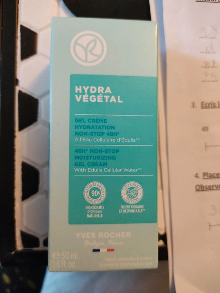 Neuf crème hydratante Yves Rocher Hydra vegetal