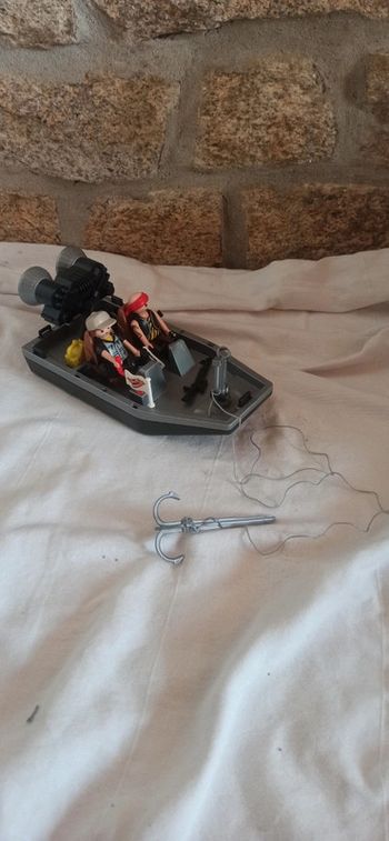 Bateau chasseur de requins playmobil