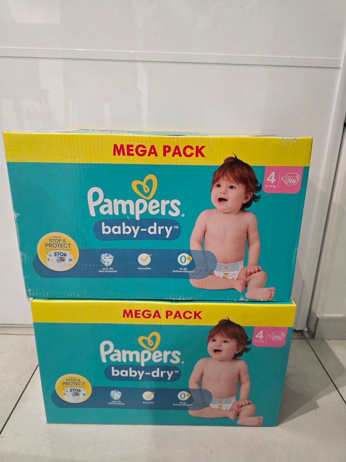 Couches pampers t4
