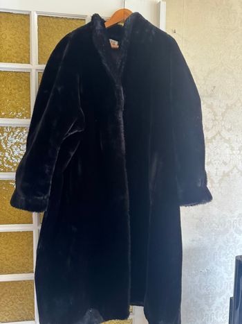 Manteau fausse fourrure