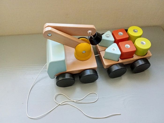 Camion et grue en bois - photo numéro 5