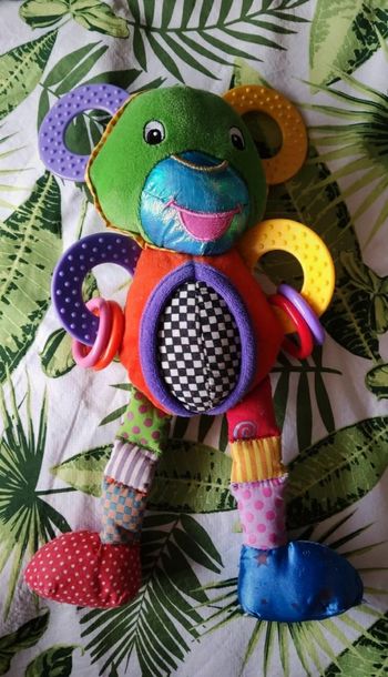 Peluche avec anneau de dentition