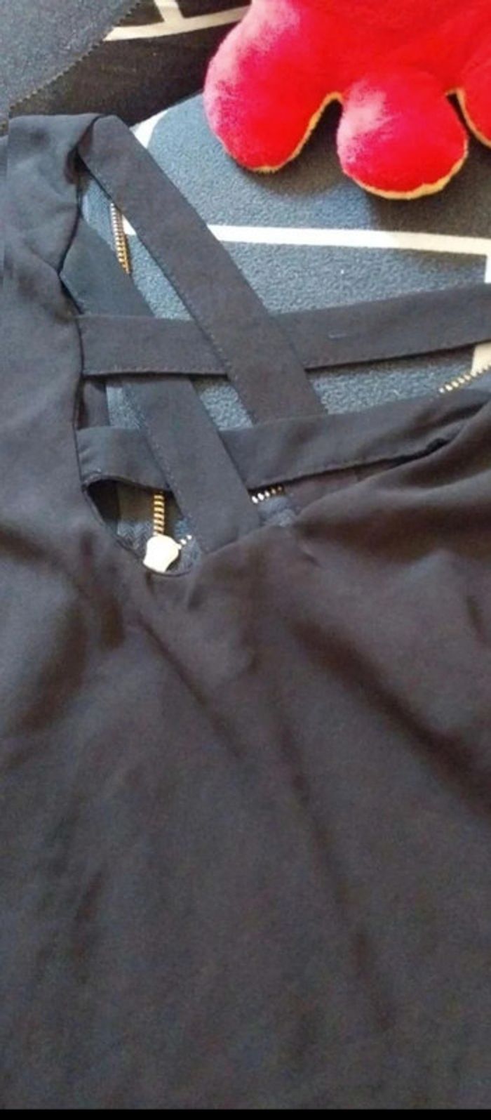 Jolie haut noir TU - photo numéro 8