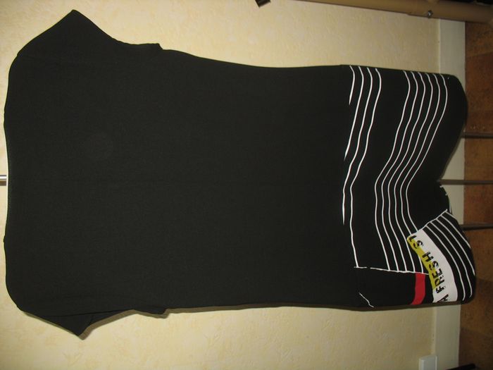 ROBE MC NOIRE AVEC MOTIFS "TREND BY MISS CAPTAIN" - NEUVE - TAILLE 42 - n°16 - photo numéro 2