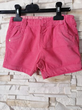 Short fille