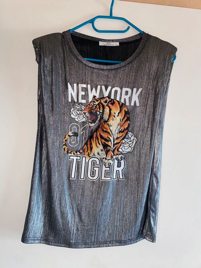 T shirt S/M - photo numéro 2