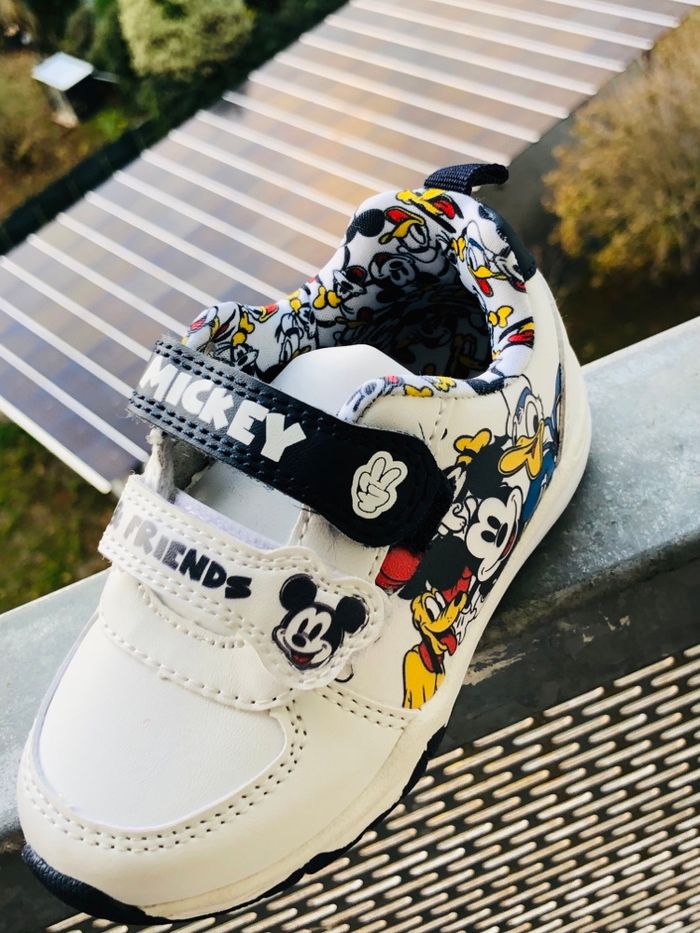 Basket Mickey neuf sans étiquette pointure 22🧸 - photo numéro 9