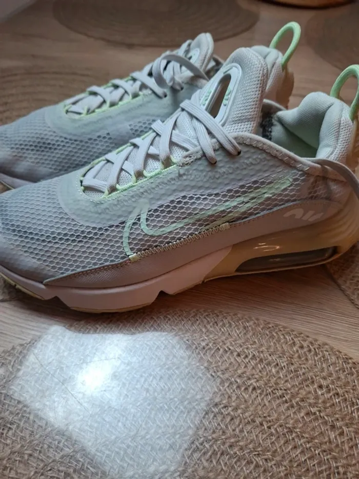 Nike Air Max 2090 Femme Taille 38 – Excellent état - photo numéro 5